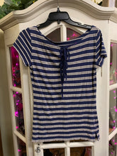 Load image into Gallery viewer, Anthropologie Size Small Navy &amp; Ivory Top
