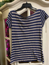 Load image into Gallery viewer, Anthropologie Size Small Navy &amp; Ivory Top
