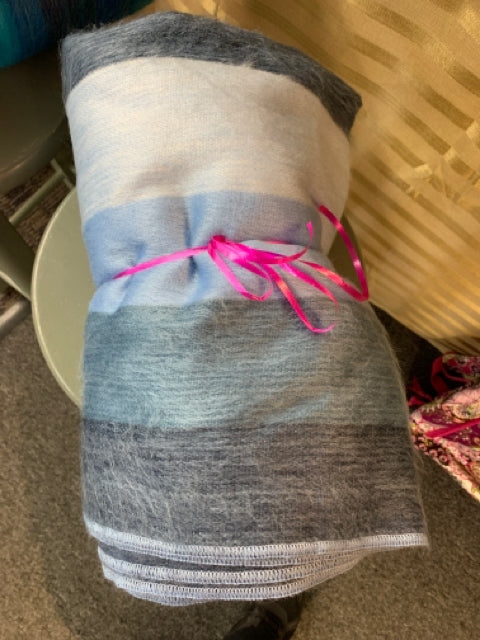 Amor a la Vida Multi Blue Alpaca Blankets