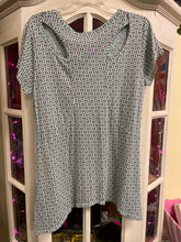 Load image into Gallery viewer, Fresh Produce Size Medium Mint/Grey Tunic
